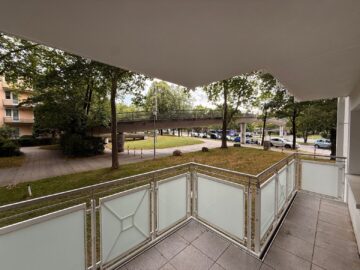 3-Zimmer-Wohnung mit Balkon und Parkett in München-Oskar-Maria-Graf-Ring, 81737 München, Etagenwohnung