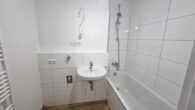 Helle 3-Zimmer-Wohnung mit Balkon und Aufzug in Neuperlach! - Badezimmer