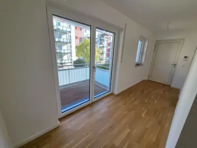 Schöne helle 3-Zimmer-Neubauwohnung mit 2 Balkonen und Einbauküche – zentral gelegen, 86161 Augsburg, Etagenwohnung