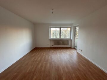 Moderne 4-Zimmer-Wohnung mit Balkon in Nürnberg, 90471 Nürnberg, Etagenwohnung