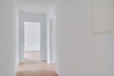 Großzügig geschnittene 3-Zimmer-Wohnung mit Loggia in Lenting zu vermieten - Flur