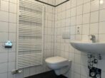 Schöne 2-Zimmer-Wohnung in zentraler Lage von Moosach! - Bad - Waschtisch-WC