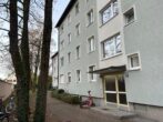 Gemütlich & gut gelegen: 2,5-Zimmer-Wohnung mit Südloggia in Moosach - Eingangsbereich