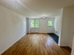2-Zimmer-Wohnung mit renoviertem Boden und Blick ins Grüne in München – Sintpertstraße - WZ + Küche.JPEG