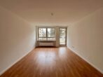 Moderne 3-Zimmer-Wohnung mit Balkon in Nürnberg - Helles Wohnzimmer