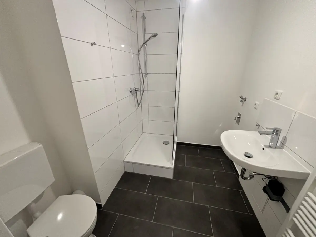 Modernes Badezimmer