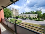 Helle, modernisierte 3-Zimmerwohnung mit Loggia in der Hammerschmiede zu vermieten - Blick von der Loggia