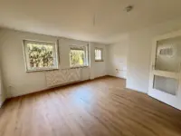 Wohnzimmer mit Kochnische