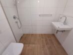 Charmante 1-Zimmer-Apartment mit Einbauküche - Badezimmer