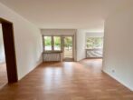 2-Zimmer-Wohnung mit Balkon in Nürnberg Schweinau - Wohnzimmer