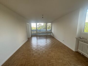 großzügig geschnittene 2-Zimmer-Wohnung in Neuperlach *Erstbezug nach Modernisierung*, 81737 München, Etagenwohnung
