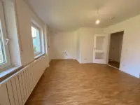Wohnzimmer mit Kochnische