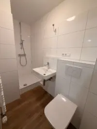 Modernes Badezimmer