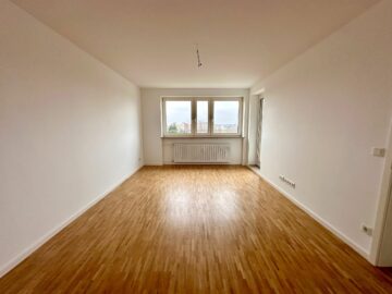 Helle, renovierte 3- Zimmer Wohnung mit Balkon zu vermieten, 90441 Nürnberg, Etagenwohnung