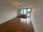 Moderne 2 Zimmer Wohnung in Haar - Wohnzimmer mit Balkon