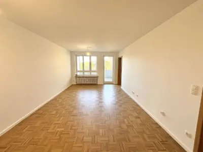 Moderne 2,5-Zimmer-Wohnung mit Balkon in ruhiger Lage von Neuperlach, 81735 München, Etagenwohnung