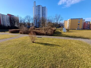 Moderne 2-Zimmer-Wohnung mit Balkon im Hasenbergl, 80995 München, Etagenwohnung